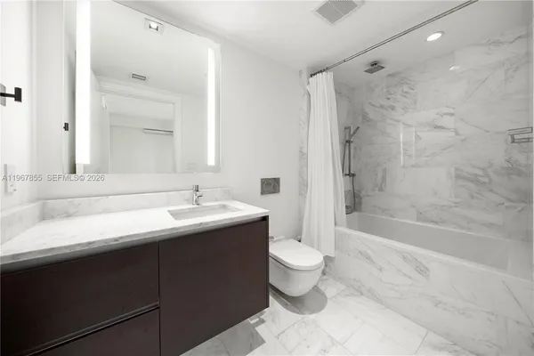 $5,400 | 1451 Brickell Avenue, Unit 1406, Miami, FL 33131