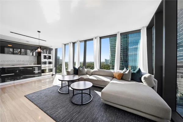 $5,400 | 1451 Brickell Avenue, Unit 1406, Miami, FL 33131