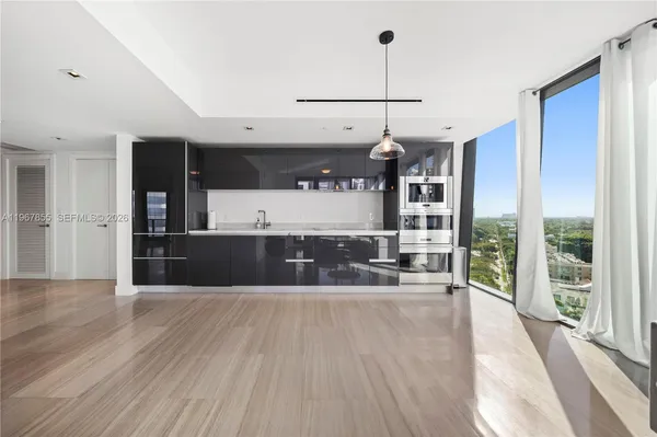 $5,400 | 1451 Brickell Avenue, Unit 1406, Miami, FL 33131