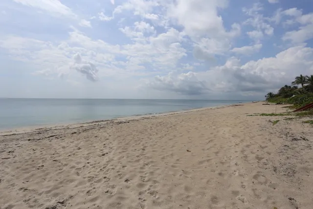 $9,000 | 3594 South Ocean Boulevard, Unit 906, Highland Beach, FL 33487