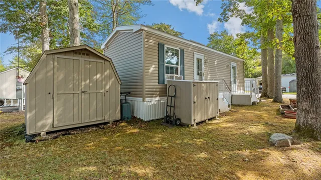 $85,000 | 529 Forest Avenue, Middletown, RI 02842