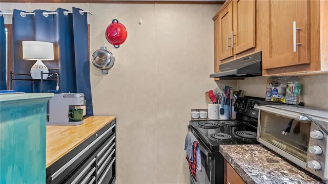 $85,000 | 529 Forest Avenue, Middletown, RI 02842