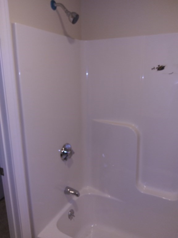 21-23 Massasoit Place Springfield, MA 01107 - Photo 7 of 14 Gallery Image 7