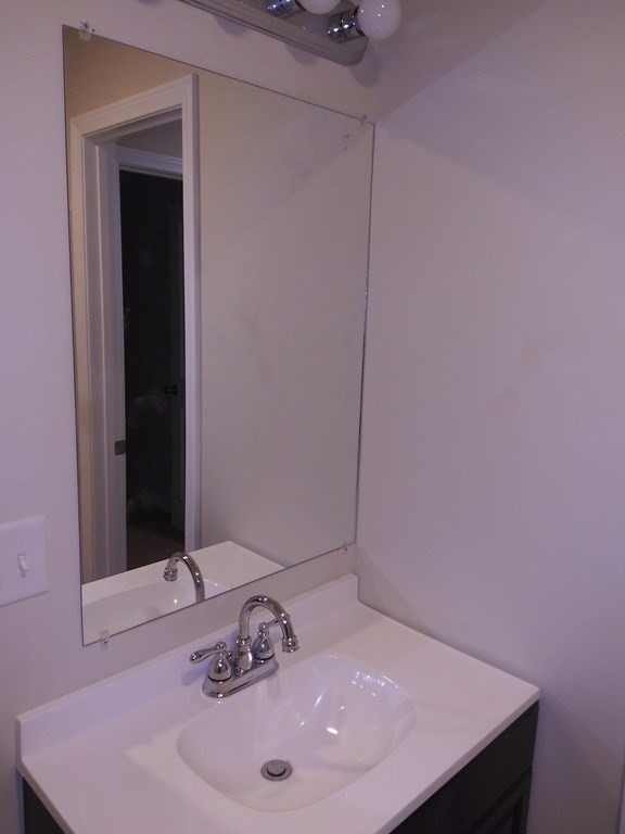 21-23 Massasoit Place Springfield, MA 01107 - Photo 8 of 14 Gallery Image 8