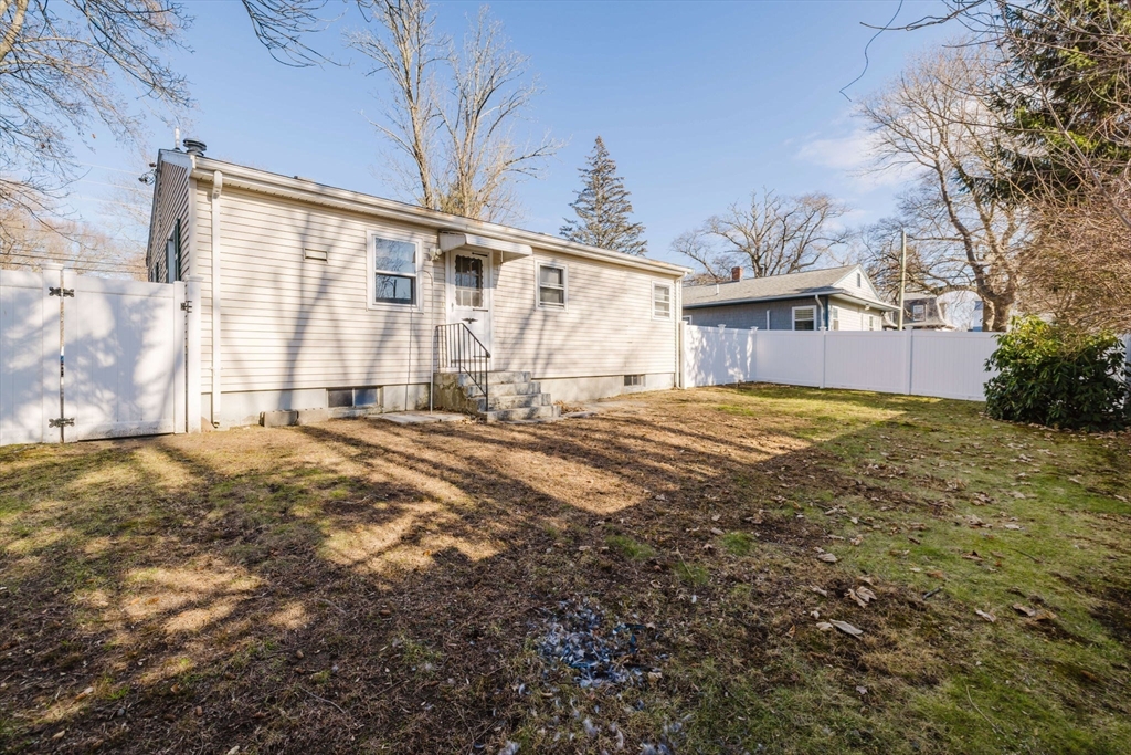 1243 New Boston Road Fall River, MA 02720 - Photo 24 of 30