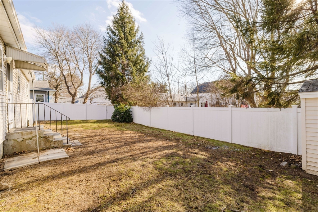 1243 New Boston Road Fall River, MA 02720 - Photo 26 of 30