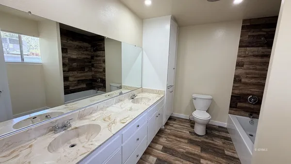 $2,200 | 54141 Pine Crest Avenue, Unit B, Idyllwild, CA 92549