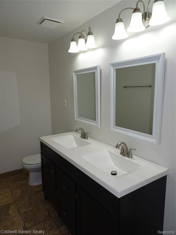 32015 Farmersville Road Farmington Hills, MI 48334 - Photo 30 of 57