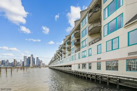 $785,000 | 600 Harbor Boulevard, Unit 926, Weehawken, NJ 07086