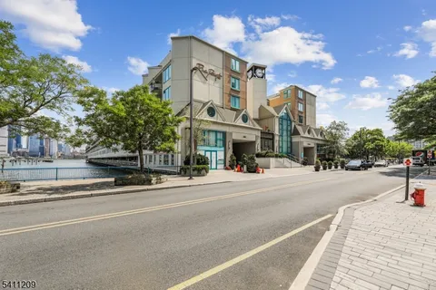 $785,000 | 600 Harbor Boulevard, Unit 926, Weehawken, NJ 07086