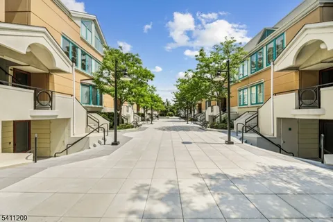 $785,000 | 600 Harbor Boulevard, Unit 926, Weehawken, NJ 07086