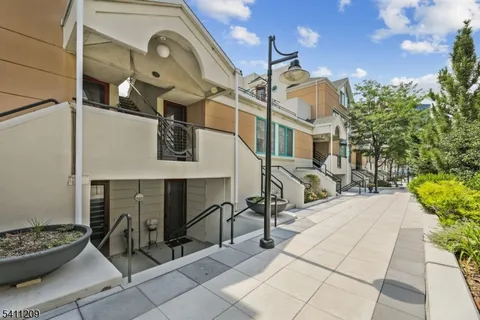 $785,000 | 600 Harbor Boulevard, Unit 926, Weehawken, NJ 07086