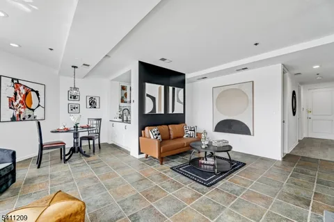 $785,000 | 600 Harbor Boulevard, Unit 926, Weehawken, NJ 07086