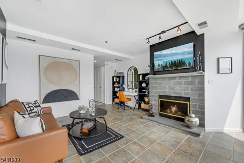 $785,000 | 600 Harbor Boulevard, Unit 926, Weehawken, NJ 07086