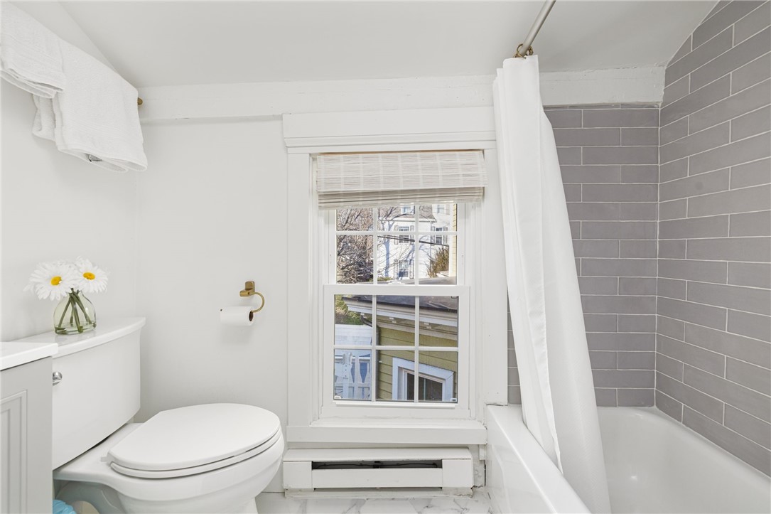 17 Old Beach Road Newport, RI 02840 - Photo 35 of 40