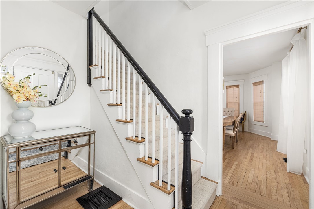 17 Old Beach Road Newport, RI 02840 - Photo 6 of 40