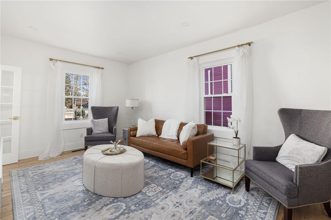 17 Old Beach Road Newport, RI 02840 - Photo 8 of 40