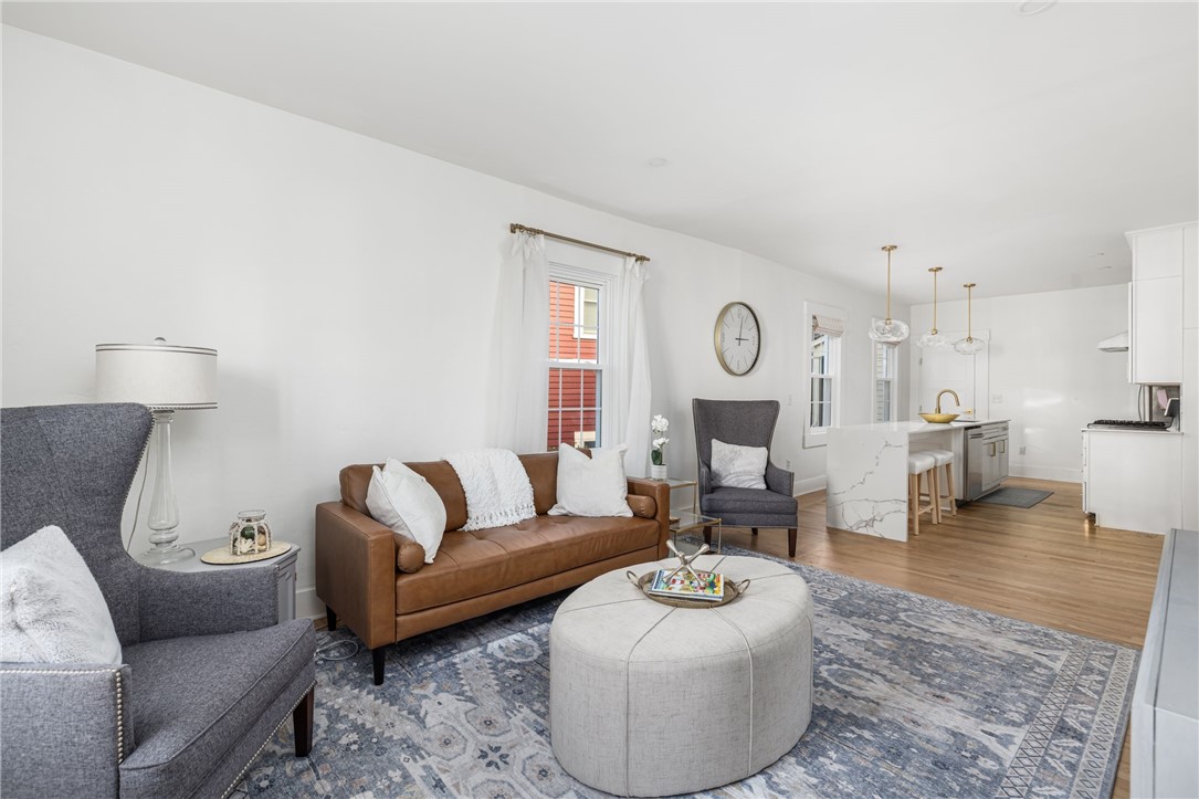 17 Old Beach Road Newport, RI 02840 - Photo 9 of 40