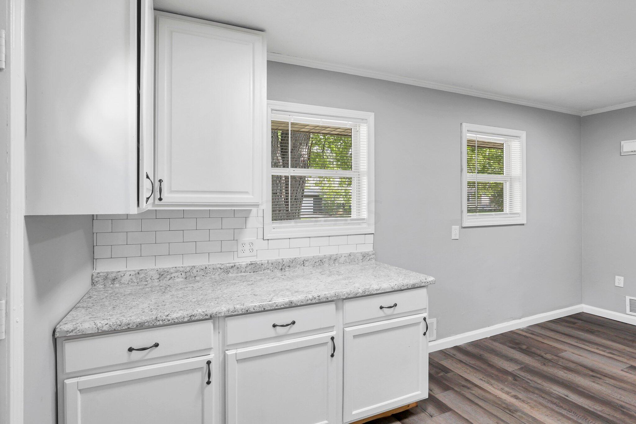 1281 Country Club Road Columbus, OH 43227 - Photo 11 of 29 16-web-or-mls-0N4A9925