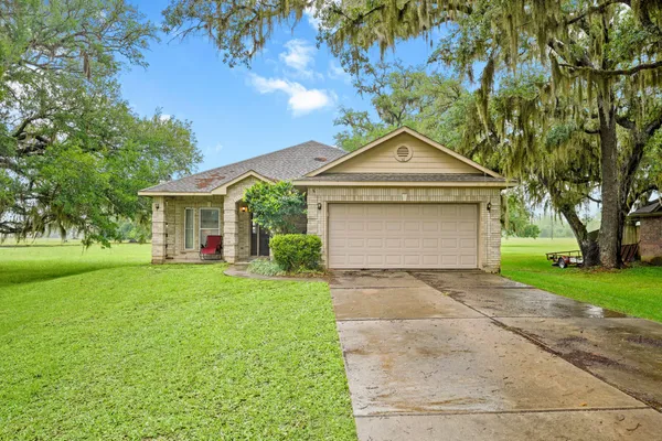 $279,000 | 351 Cattle Drive Trail, Angleton, TX 77515