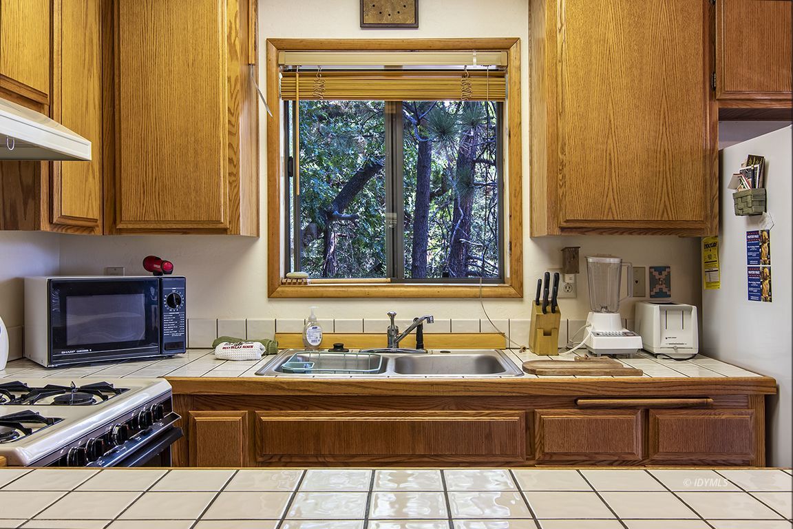 25335 Foster Lake Road Idyllwild, CA 92549 - Photo 14 of 35 Untitled
