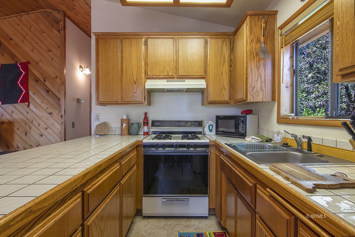 25335 Foster Lake Road Idyllwild, CA 92549 - Photo 23 of 35 Untitled