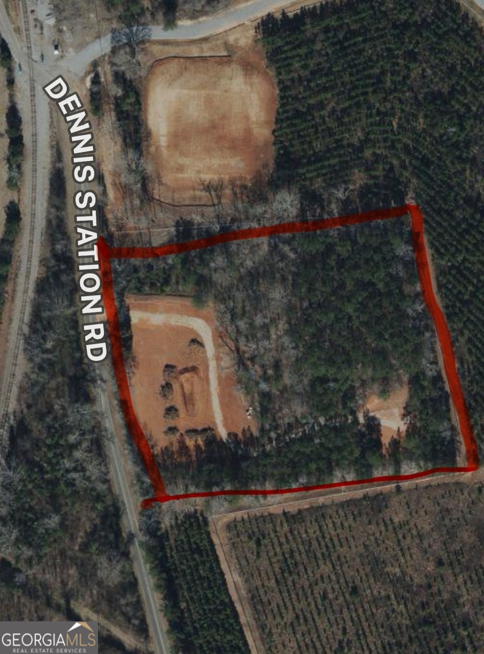 641 Dennis Station Road Southwest Eatonton, GA 31024 - Photo 2 of 13 a sign that is on the side of a building