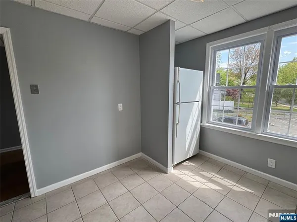 $2,900 | 196-rock Rock Road, Unit 2A, Glen Rock, NJ 07452