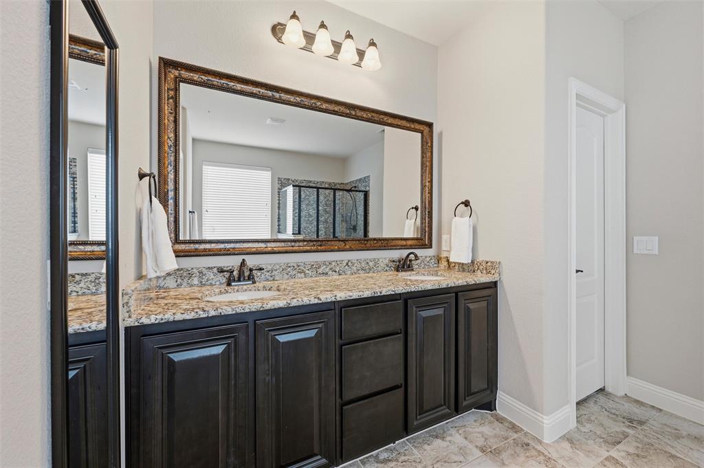1215 The Trails Drive Blue Ridge, TX 75424 - Photo 19 of 40 Primary Bathroom with Granite Vanity, Dual Sinks, Separate Shower, Garden Tub.