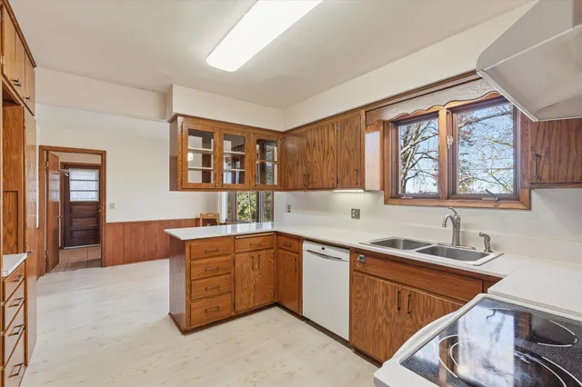 $550,000 | 1823 Gramsie Road, Arden Hills, MN 55112