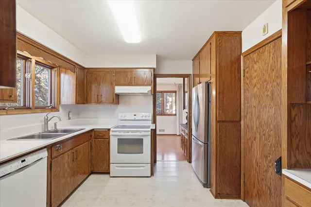 $550,000 | 1823 Gramsie Road, Arden Hills, MN 55112