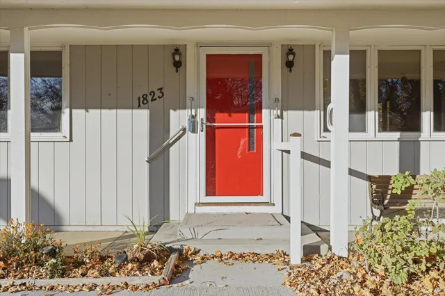 $550,000 | 1823 Gramsie Road, Arden Hills, MN 55112