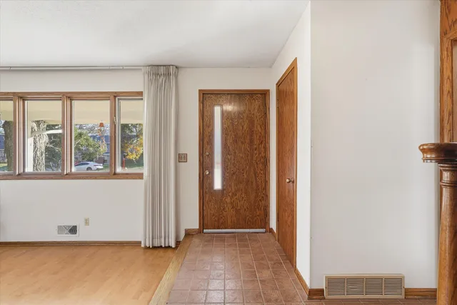 $550,000 | 1823 Gramsie Road, Arden Hills, MN 55112