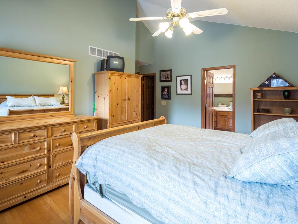 2136 Boulder Road Chanhassen, MN 55317 - Photo 12 of 24 Gallery Image 12