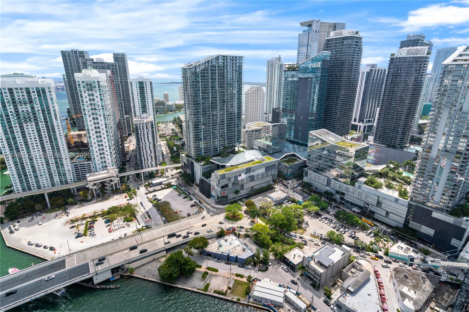 92 Southwest 3rd Street, Unit 4702 Miami, FL 33130 - Photo 40 of 47 a view of yard with patio
