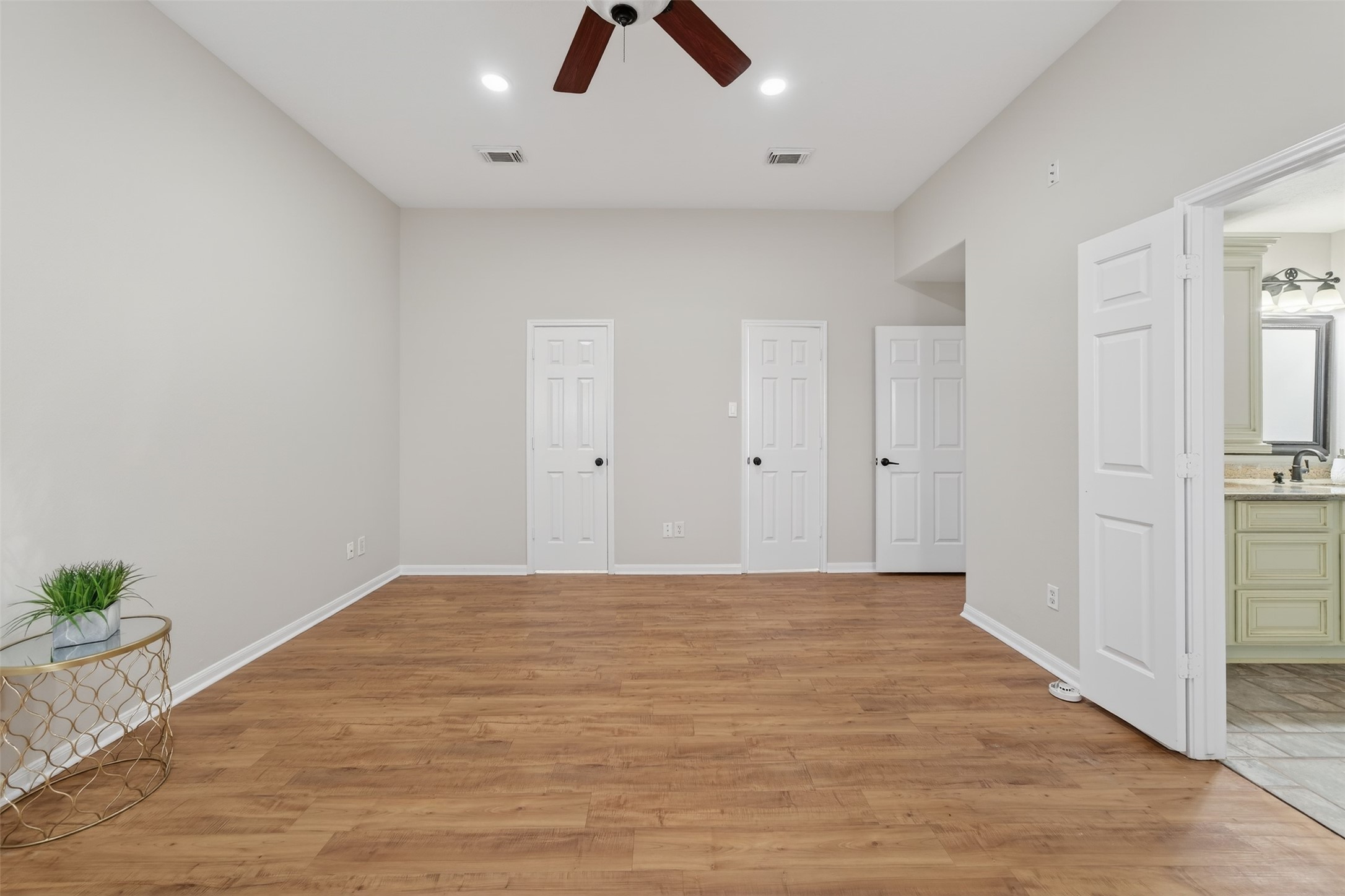 31302 Perlican Drive Spring, TX 77386 - Photo 12 of 22 Spacious and open, ceiling fan, double closet with shoe racks.