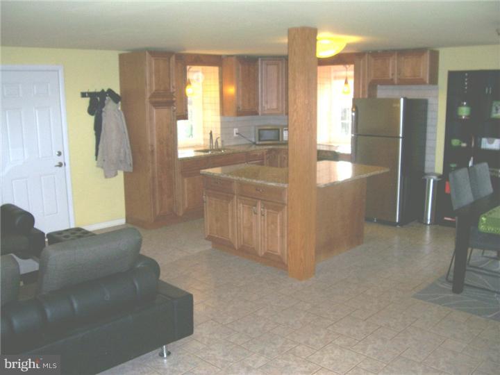 3057 Pricetown Road Temple, PA 19560 - Photo 7 of 21 Great Room