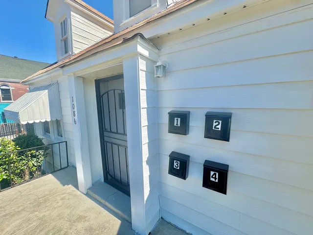 a view of a house with entryway