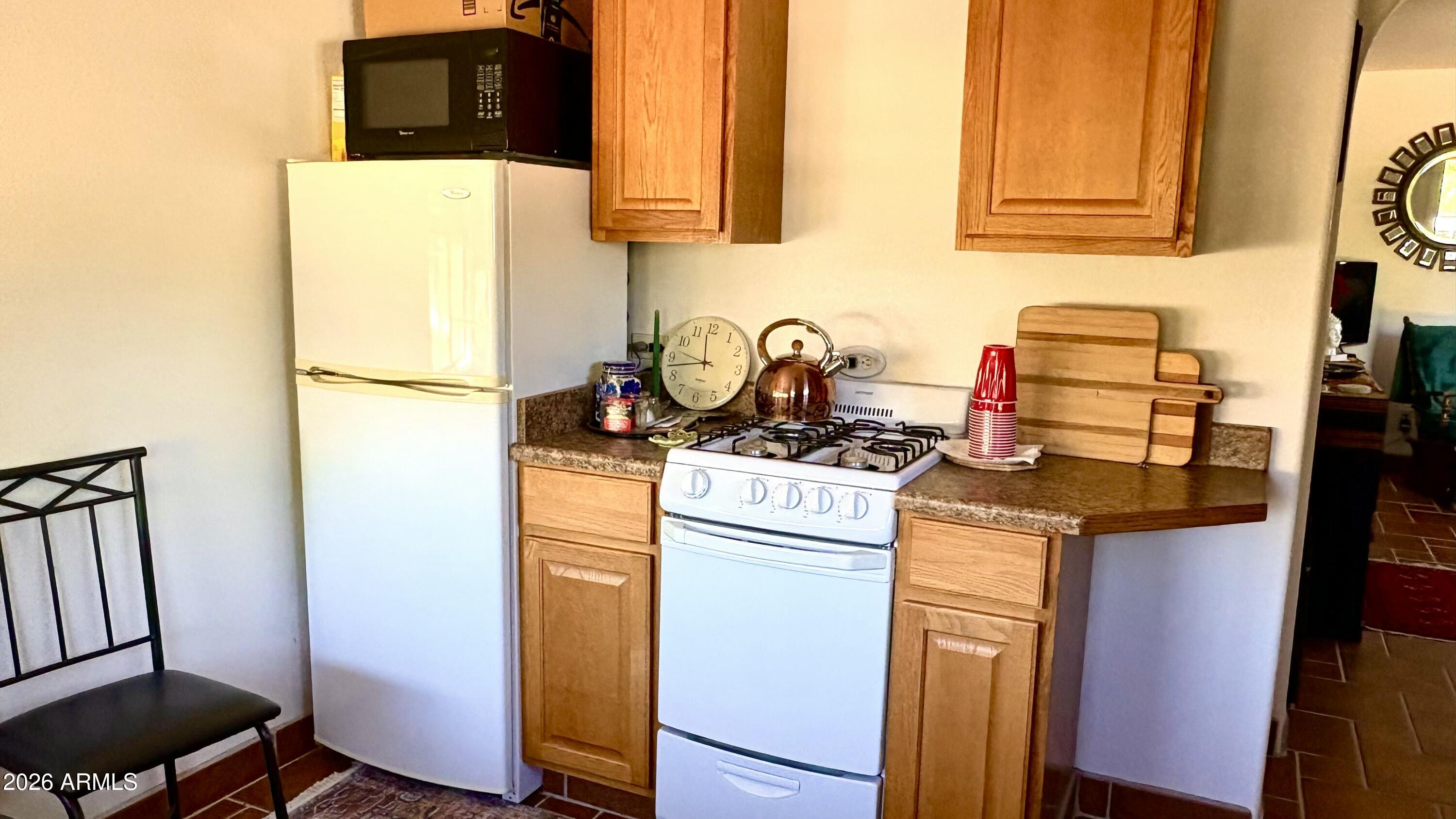74 Neptune Avenue Bisbee, AZ 85603 - Photo 10 of 22 Kitchen