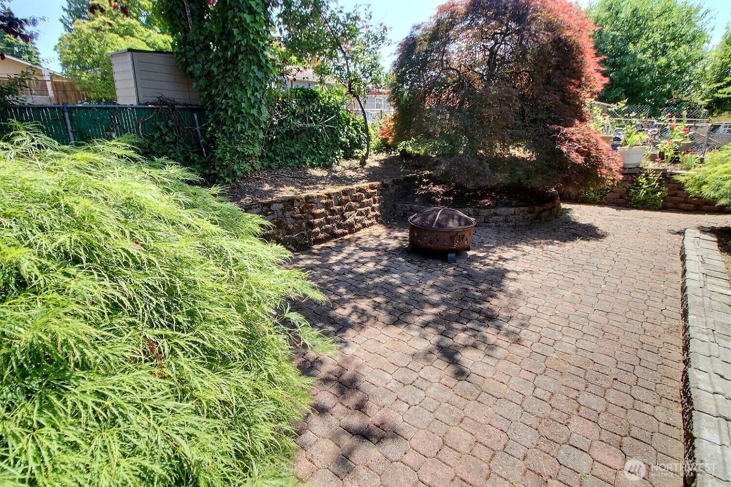 2309 Northeast 9th Place Renton, WA 98056 - Photo 33 of 38 a big yard with lots of green space and trees