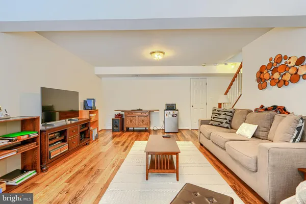 $524,900 | 18 Dinaden Circle, Pikesville, MD 21208