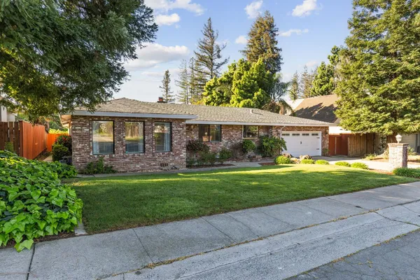 $755,000 | 5108 Laurelview Avenue, Carmichael, CA 95608