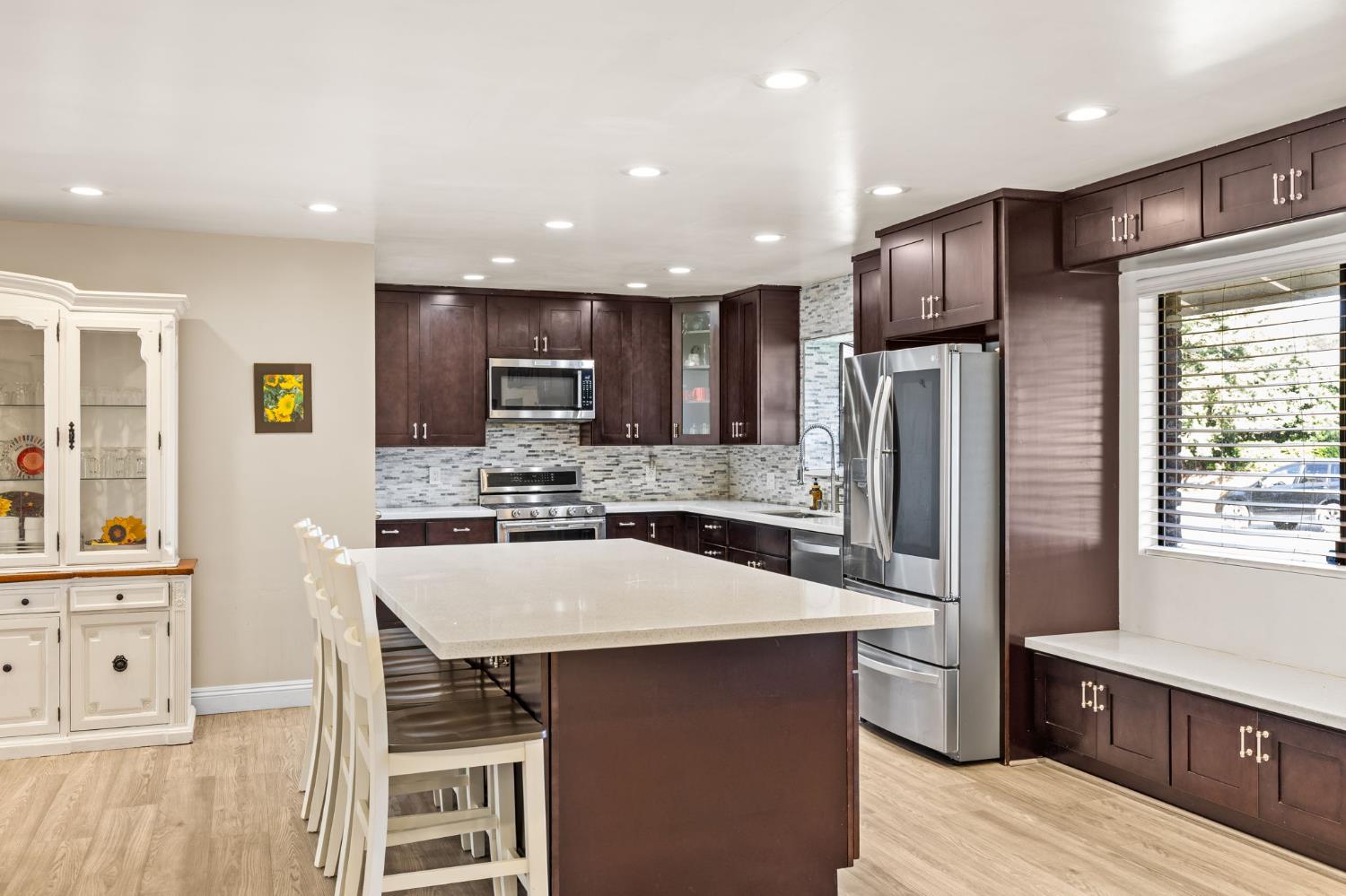 5108 Laurelview Avenue Carmichael, CA 95608 - Photo 14 of 36