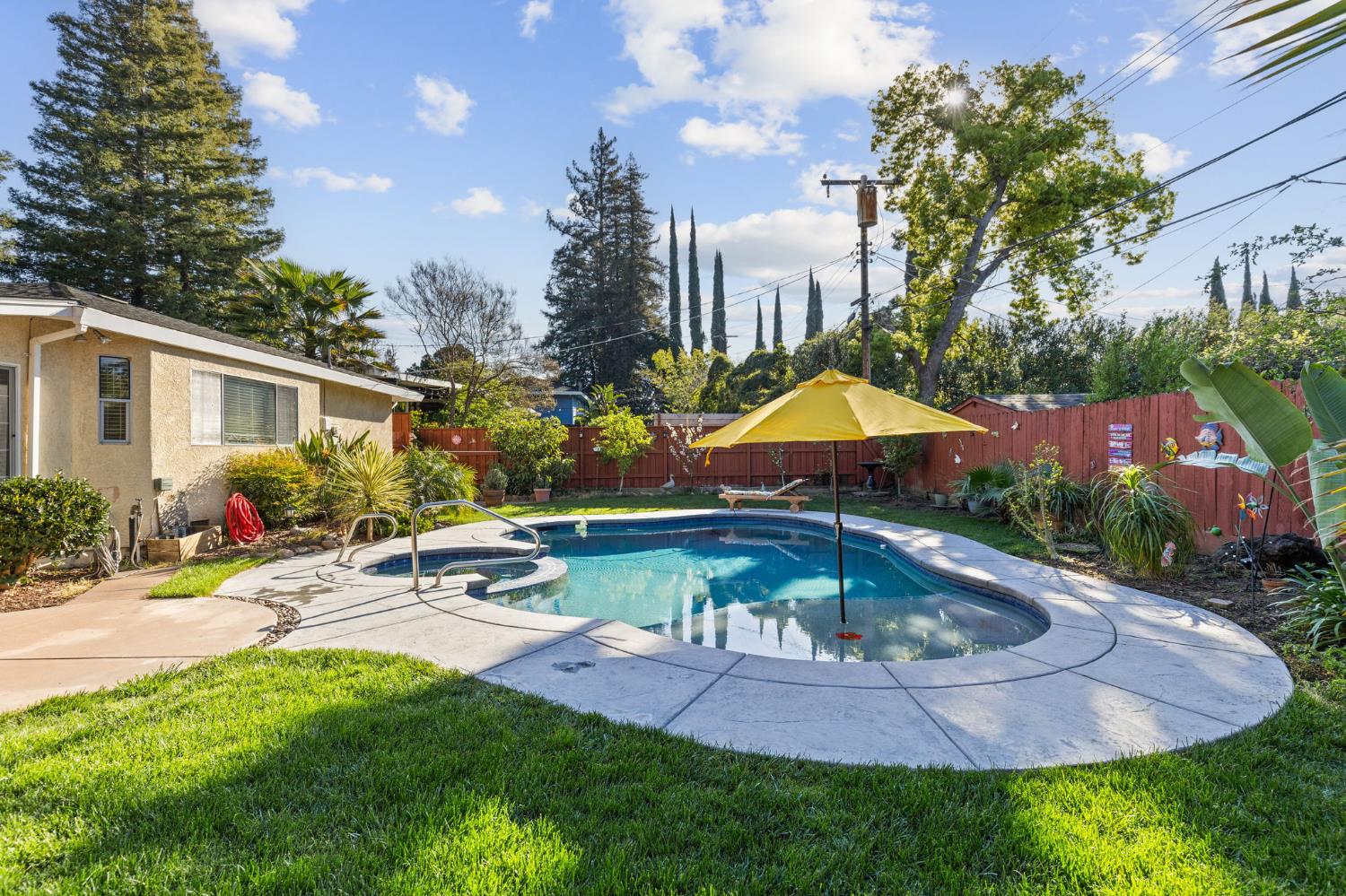5108 Laurelview Avenue Carmichael, CA 95608 - Photo 7 of 36