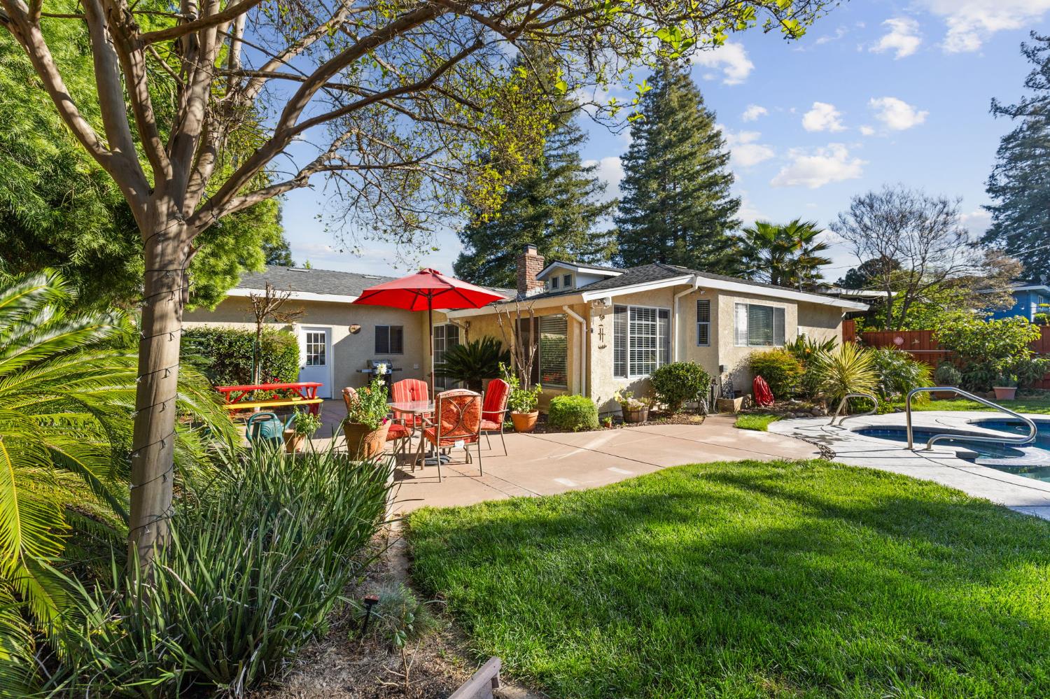 5108 Laurelview Avenue Carmichael, CA 95608 - Photo 8 of 36