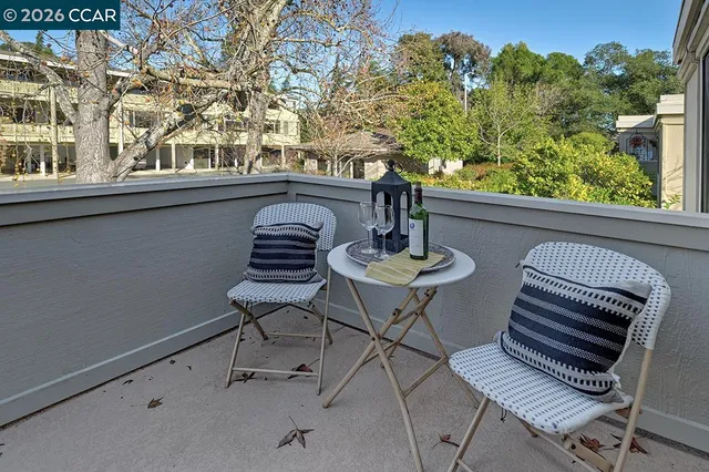 $359,000 | 1708 Oakmont Drive, Unit 1, Walnut Creek, CA 94595
