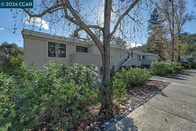 $359,000 | 1708 Oakmont Drive, Unit 1, Walnut Creek, CA 94595
