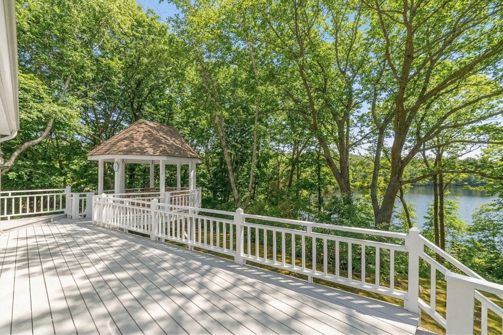 45-43 Englewood Road Gloucester, MA 01930 - Photo 32 of 37