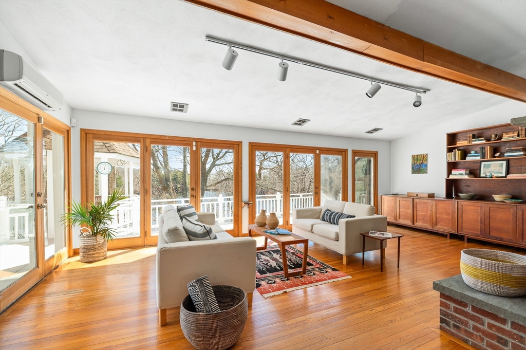 45-43 Englewood Road Gloucester, MA 01930 - Photo 4 of 37