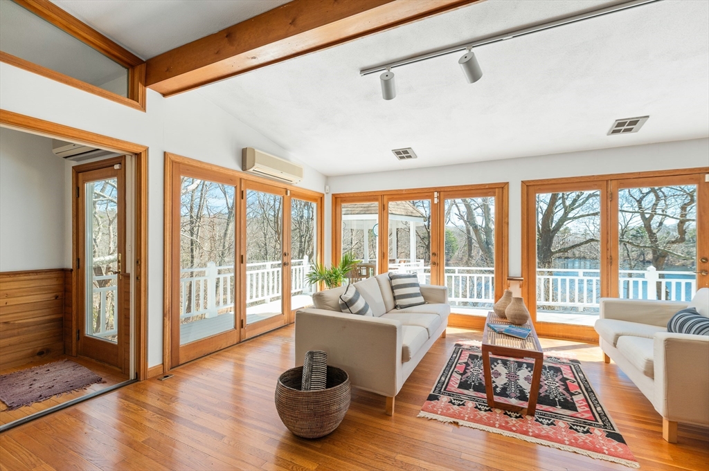 45-43 Englewood Road Gloucester, MA 01930 - Photo 5 of 37